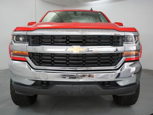 Used 2019 Chevrolet Silverado 1500 LT AWD/4WD image 2