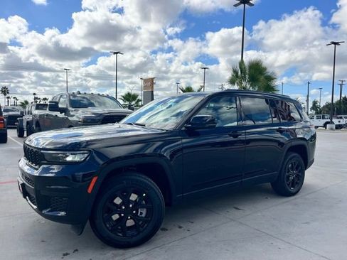 New 2025 Jeep Grand Cherokee L Altitude image 3