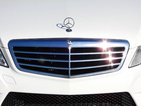 Used 2013 Mercedes-Benz E 350 Luxury image 25