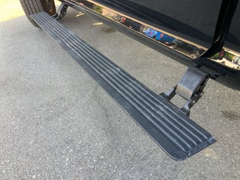 New 2025 RAM 2500 Laramie AWD/4WD image 14