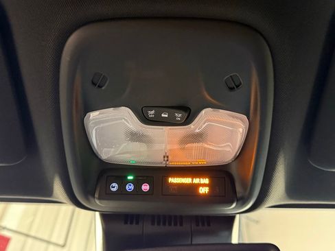 Used 2023 Chevrolet Colorado LT w/ LT Convenience Package II image 19