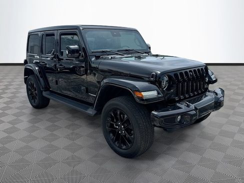 Used 2022 Jeep Wrangler Unlimited Sahara AWD/4WD image 4