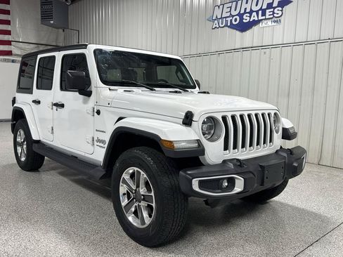 Used 2020 Jeep Wrangler Unlimited Sahara w/ Dual Top Group AWD/4WD image 2