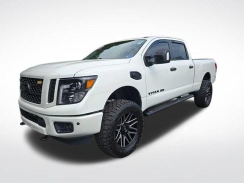 Used 2019 Nissan Titan SV w/ SV Convenience Package AWD/4WD image 8