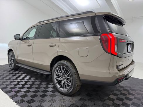 New 2026 Ford Expedition Platinum w/ Stealth Appearance Package AWD/4WD image 5