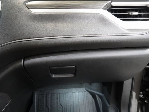 Used 2020 GMC Acadia SLT w/ Driver Alert Package II image 38