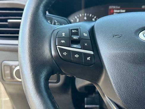 Used 2021 Ford Escape SE w/ SE Sport Appearance Package FWD image 32