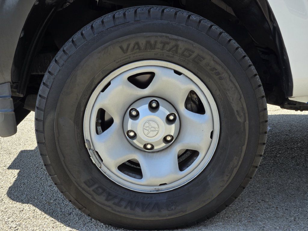 Used 2022 Toyota Tacoma SR RWD image 12