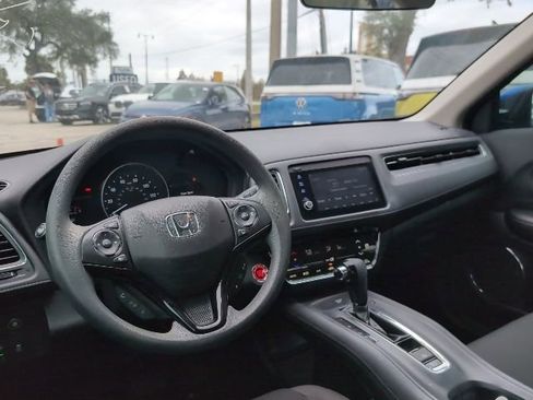 Used 2022 Honda HR-V EX image 8