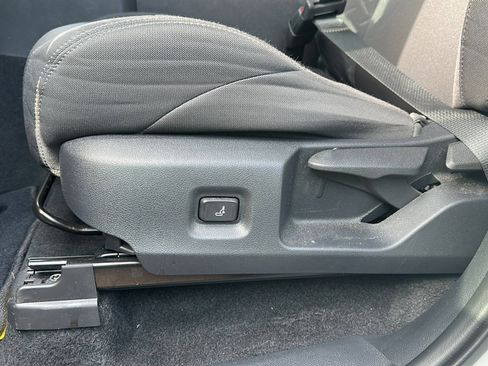 Used 2024 Toyota Tacoma SR image 31