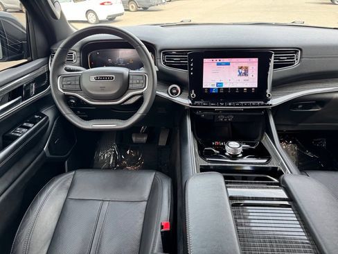Used 2022 Jeep Wagoneer Series II AWD/4WD image 5