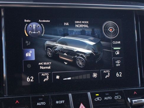 Used 2024 Lexus LX 600 4WD w/ Luxury Package image 8