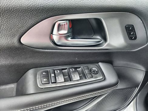 New 2026 Chrysler Pacifica Select image 13