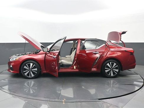 Used 2022 Nissan Altima 2.5 SV w/ SV Premium Package image 35