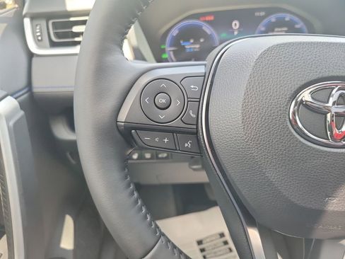 Used 2025 Toyota RAV4 XSE w/ Advanced Technology Package image 19