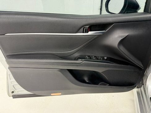 Used 2018 Toyota Camry XSE image 29