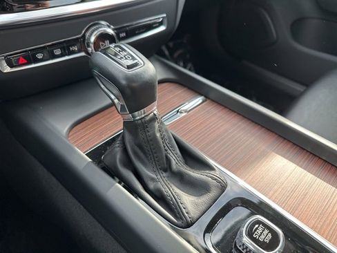 Used 2021 Volvo S60 T5 Momentum image 18