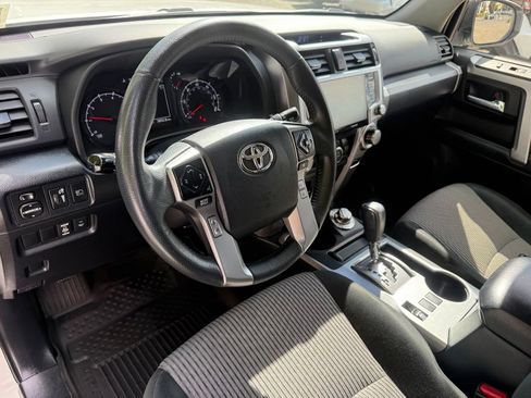 Used 2022 Toyota 4Runner SR5 AWD/4WD image 12