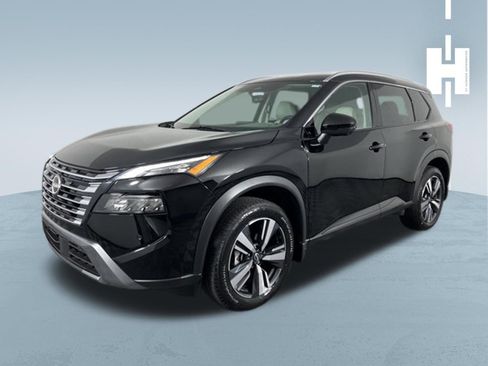 Used 2025 Nissan Rogue SL image 3