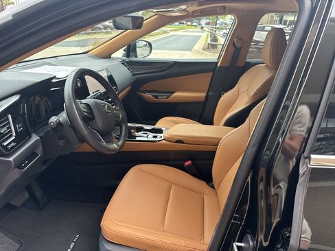 Used 2025 Lexus NX 250 FWD w/ Towing Package (2000 Lbs) image 5