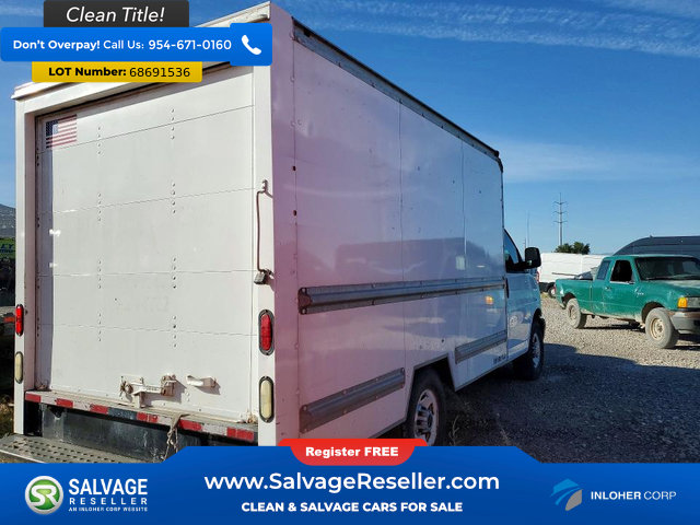 Used 2015 GMC Savana 3500 RWD image 4