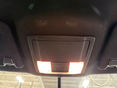 Used 2019 Ford Explorer XLT w/ Equipment Group 202A AWD/4WD image 19