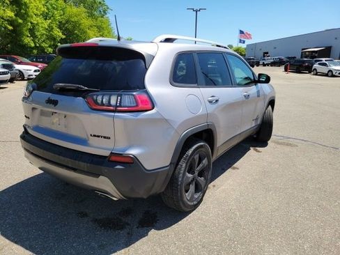 Used 2019 Jeep Cherokee Limited AWD/4WD image 3