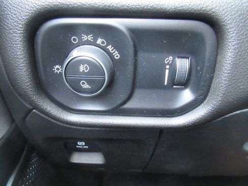 Used 2020 RAM 1500 Big Horn image 29