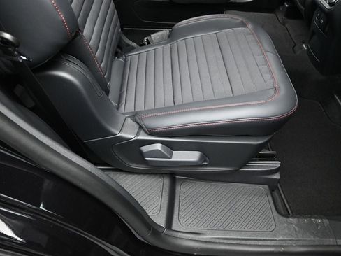 New 2026 Ford Explorer ST-Line w/ ST-Line Street Pack image 35