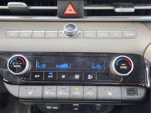 Used 2025 Hyundai Elantra SEL FWD image 17