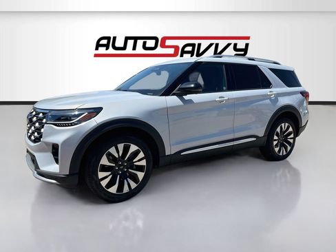 Used 2025 Ford Explorer Platinum w/ LUX Leather Package AWD/4WD image 3