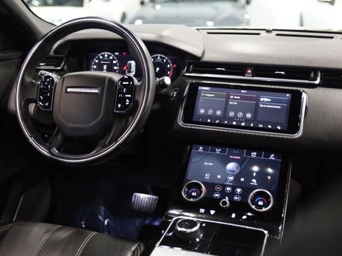 Used 2019 Land Rover Range Rover Velar R-Dynamic SE AWD/4WD image 30
