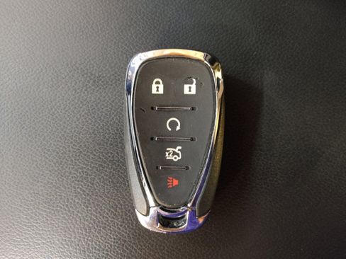 Used 2023 Chevrolet Malibu LS FWD image 32