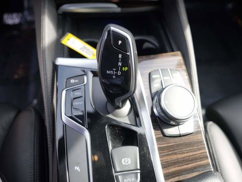 Used 2018 BMW 530i 530i Sedan RWD image 24