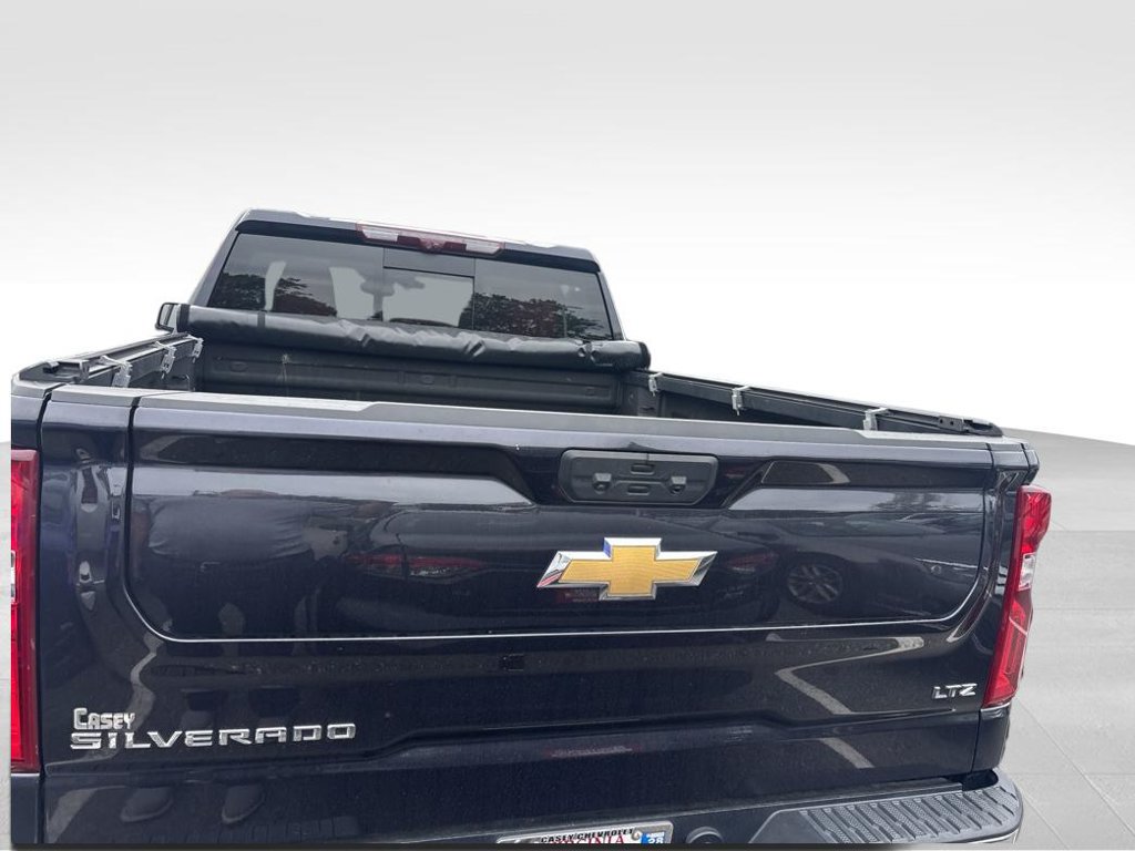 Used 2024 Chevrolet Silverado 1500 LTZ AWD/4WD image 15