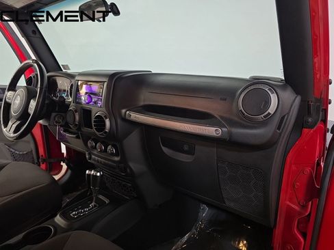 Used 2017 Jeep Wrangler Unlimited Sport w/ Max Tow Package AWD/4WD image 27