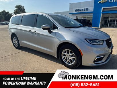 Used 2023 Chrysler Pacifica Touring-L