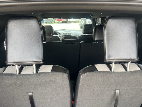 Used 2017 Ford Explorer XLT w/ Equipment Group 202A FWD image 22