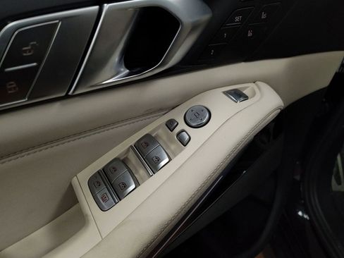 Used 2020 BMW X7 M50i w/ Dynamic Handling Package image 12