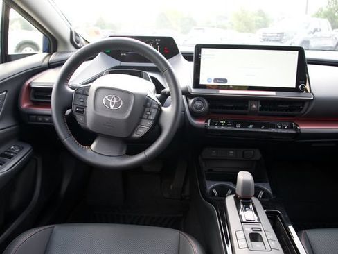 Used 2026 Toyota Prius Plug-In Hybrid FWD image 18