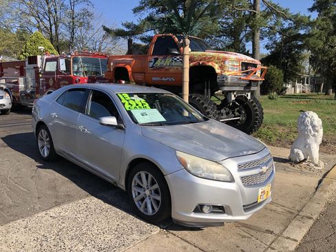 Used 2013 Chevrolet Malibu LTZ image 2