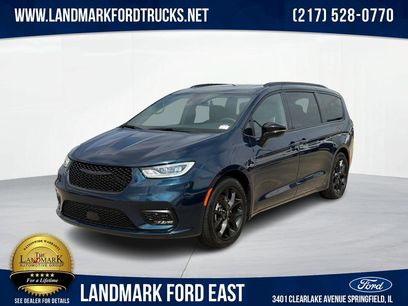 Used 2025 Chrysler Pacifica Limited