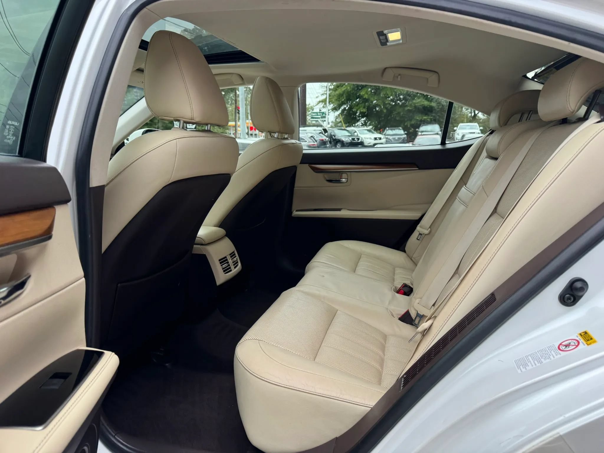 Used 2016 Lexus ES 300h FWD image 27
