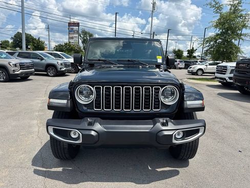 Used 2025 Jeep Wrangler Unlimited Sahara AWD/4WD image 2