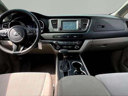 Used 2021 Kia Sedona LX FWD image 7