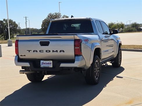 Used 2024 Toyota Tacoma TRD Sport image 8