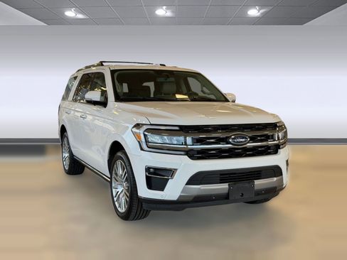 Used 2024 Ford Expedition Limited image 6