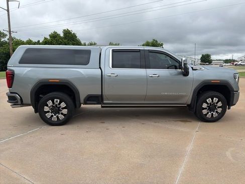 Used 2024 GMC Sierra 2500 Denali w/ Technology Package AWD/4WD image 6