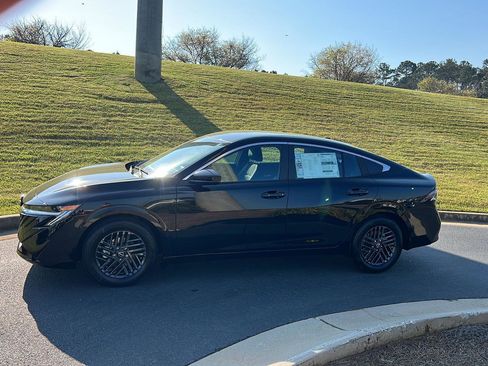 New 2026 Nissan Sentra SV w/ SV Convenience Package FWD image 3