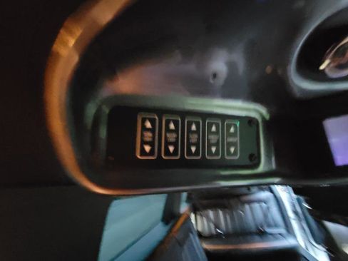 Used 2013 Lincoln MKT AWD image 64